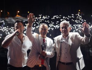 Denizli Çal’da Serdar Ortaç Rüzgârı