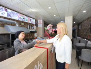 Merkezefendi’de Emekliden Sonra Esnafa Da Destek