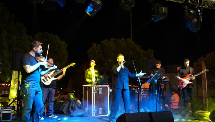 Üniversite öğrencileri Büyükşehir konserinde buluştu