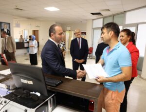 Rektör Güngör PAÜ Ailesine Katılan Öğrencilerle Tanıştı