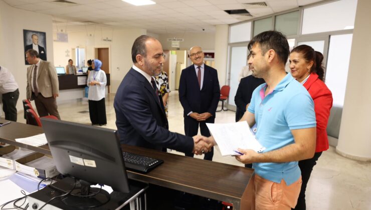 Rektör Güngör PAÜ Ailesine Katılan Öğrencilerle Tanıştı