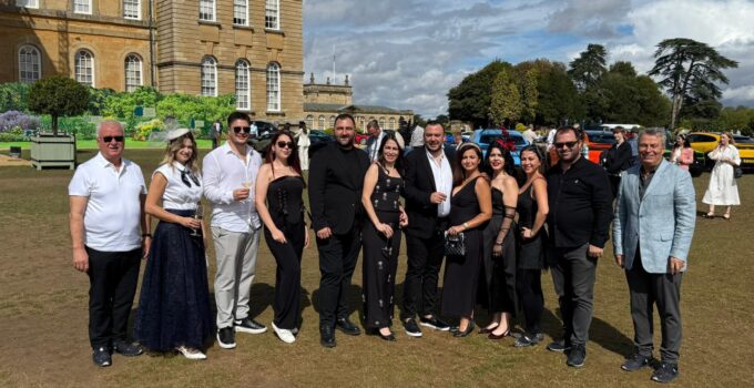 Türk Taşı Blenheim Palace’ta Sergileniyor: “Özgün Bir Deneyim”