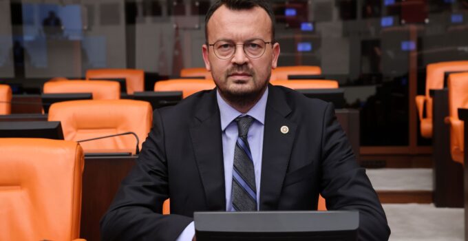 CHP’li Arpacı Ortaya Çıkardı: MEB 400 Dolarlık Cihazı 4.500 Dolara Dayatıyor