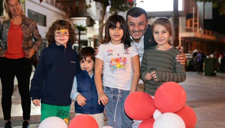 Cumhuriyet Coşkusu Denizli’de Müzik Ve Dansla Taçlandı