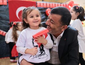 Denizli Büyükşehir’in Güneşli Günler’inde Cumhuriyet sevinci