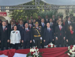 Cumhuriyet Bayramı Binlerce Vatandaşın Katılımıyla Yoğun Katılım İle Kutlandı
