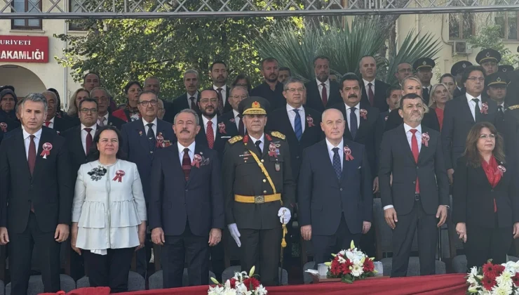 Cumhuriyet Bayramı Binlerce Vatandaşın Katılımıyla Yoğun Katılım İle Kutlandı