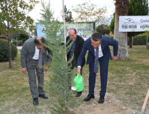 Köklerden Geleceğe: Yeşeren Eller Hareketi Ağaç Dikme Etkinliği Denizli İl Milli Eğitim Müdürlüğünden Başladı