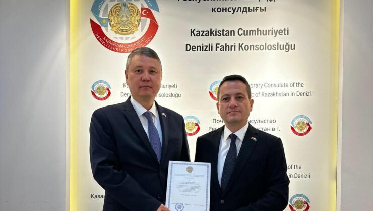 “Al Bayrağa da Gök Bayrağa da Hizmet Etmek Büyük Bir Şereftir”