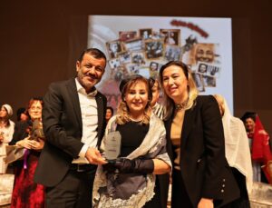 Denizli Büyükşehir’den “Zamansız Kadınlar” Gösterisi