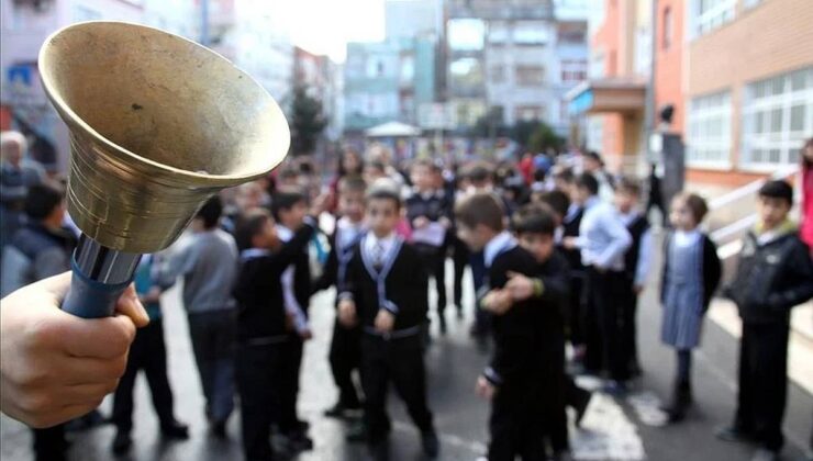 Tatil Bitti, 190 Bin Öğrenci İçin Ders Zili Çaldı