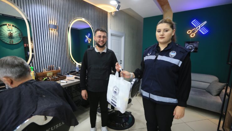 Pamukkale Belediyesi’nden Berberlere Hijyen Paketi