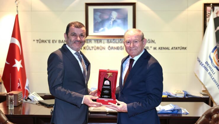Başkan Çavuşoğlu’na “Ege’nin En Başarılı Büyükşehir Belediye Başkanı” Ödülü