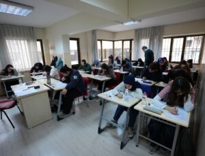 Büyükşehir’den YKS’ye Hazırlanan Gençlere Deneme Kulübü Desteği