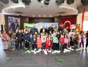 Denizli Büyükşehir’in Çocuk Şenliği Coşkuyla Başladı
