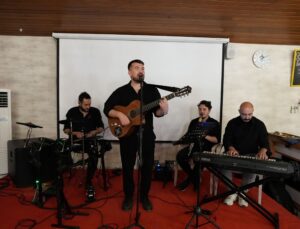 Pamukkale’de Müzik Molası Zamanı: İlk Gecede Coşku Dolu Başlangıç