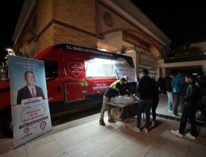 Büyükşehir’den Cami Çıkışlarında Geleneksel İkram