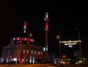Denizli’de Ramazan Coşkusu Işıklarla Taçlandı