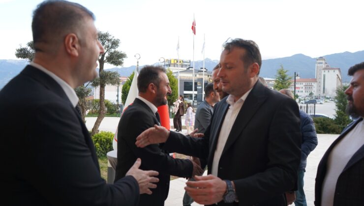 Anahtar Parti’den Anlamlı Katılım