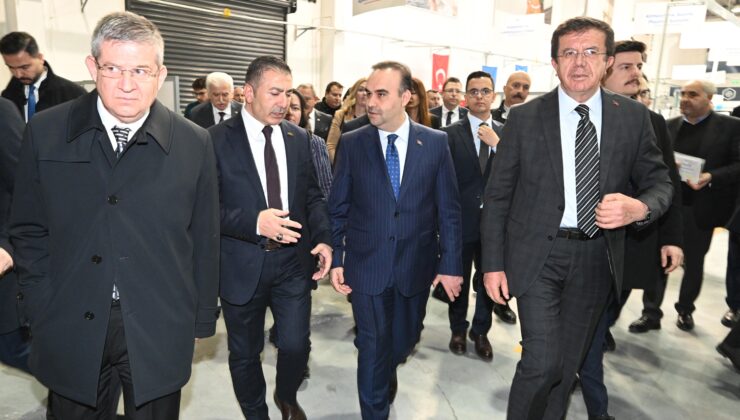 Sanayi Bakanı, DTO’nun Teknik Tekstil Merkezini İnceledi