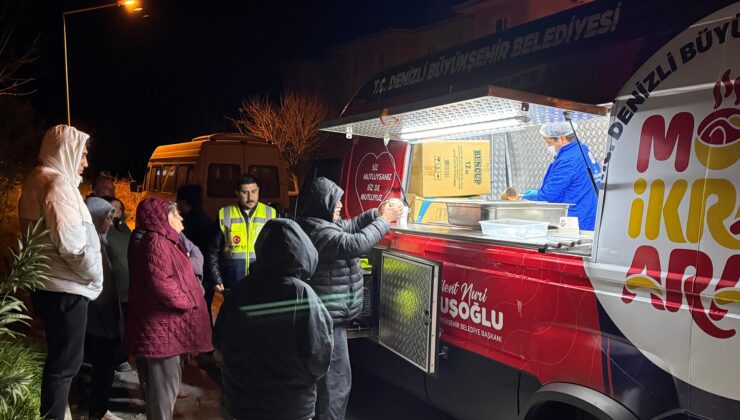 Büyükşehir İkram Araçları Deprem Bölgesinde