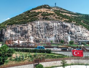 Pamukkale’de Bayram Sevinci İkiye Katlanıyor: Seyir Tepesi Ücretsiz!