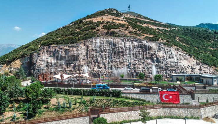 Pamukkale’de Bayram Sevinci İkiye Katlanıyor: Seyir Tepesi Ücretsiz!