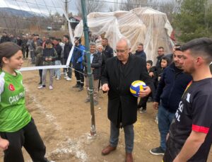 Başkan Arslan, Çamlıbel’de Voleybol Turnuvasına katıldı