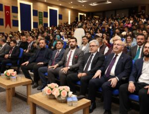 Bakan Yardımcısı Yelkenci PAÜ’de Gençlerle Buluştu: “Kendi Kavramlarımızla Düşüneceğiz”