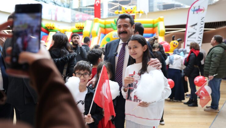Pamukkale’de 23 Nisan Şenliği Karnavala Dönüştü: Binlerce Çocuk Eğlenceye Doydu