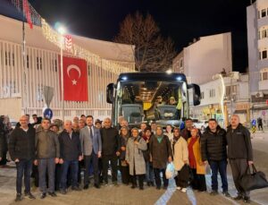 Tavas’tan Çanakkale’ye Gönül Köprüsü: Başkan Kadir Tatık Emeklileri Dualarla Uğurladı