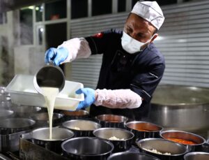 Büyükşehir’in İyilik Sofrası Paylaştıkça Büyüyor