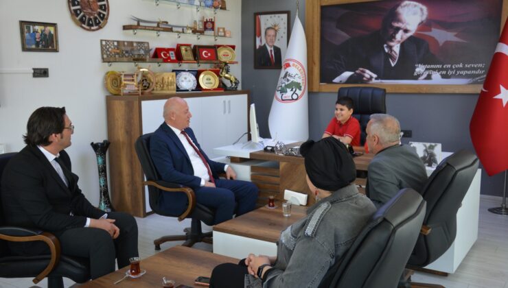 Başkanı Murat Kumral, Makamını Temsili Olarak Öğrenci Muhammet Yılmaz’a Devretti
