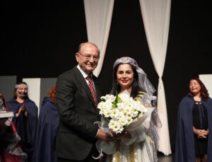 38. Uluslararası Amatör Tiyatro Festivali Coşkusu Şehri Sardı