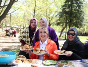 Baharın Coşkusu ve Anneler Günü Ornaz Vadisi’nde Bir Araya Geldi