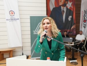 Büyükşehir’in Engelsiz Sahnesinde Şiir Ve Türkü Buluşması