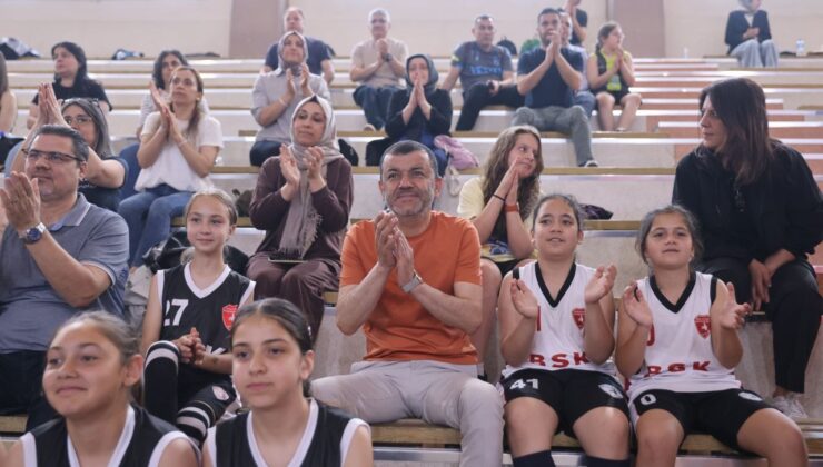 Potadan Zirveye, Sahneden Ödüle “19 Mayıs”