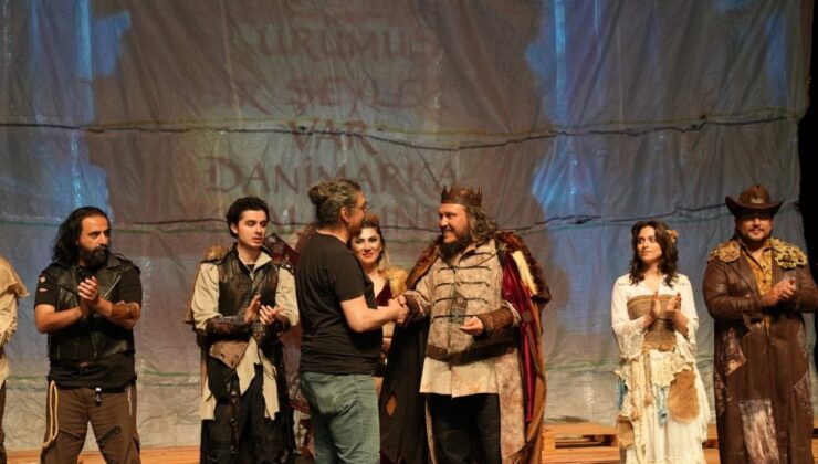 Uluslararası Tiyatro Festivali Denizli’ye Sanat Rüzgarı Estirdi