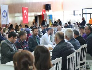 Tavas’ta Emeğin Bayramı Sofrada Kutlandı: Başkan Tatık’tan Anlamlı Buluşma!