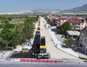 Büyükşehir’den Kaklık Mağarası Yoluna Sıcak Asfalt Hamlesi