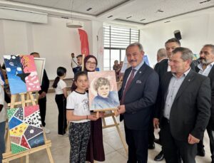 Milletvekili Şahin Tin, Serinhisar’daki Gençlik Merkezi Açılışına Katıldı