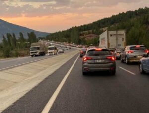 Cankurtaran’da Trafik Durma Noktasına Geldi