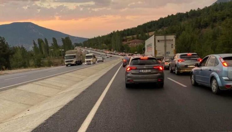 Cankurtaran’da Trafik Durma Noktasına Geldi