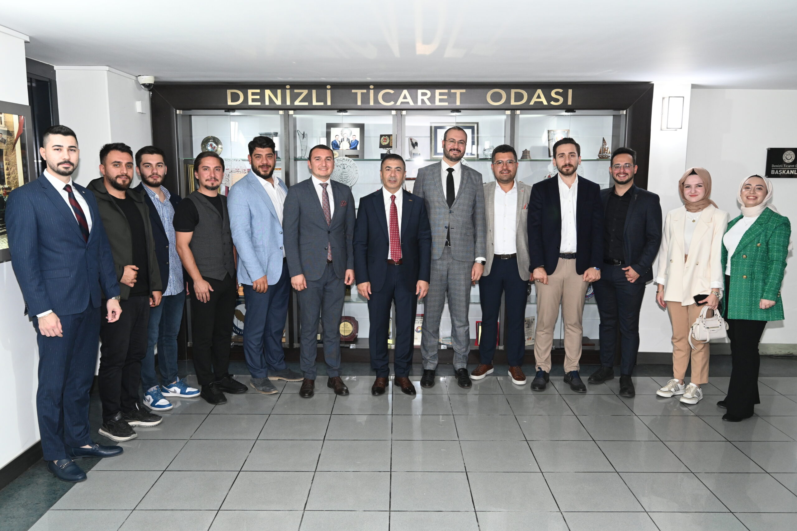 Genç Girişimcilere “Fikirden Şirkete” Yol Haritası