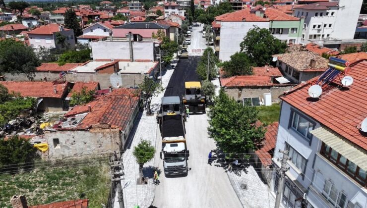 Büyükşehir ’den Tavas’a Üstyapı Dokunuşu: Demirciler Caddesi Sıcak Asfaltla Buluşuyor