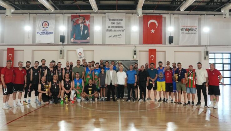 Denizli Büyükşehir Master Cup +35’te Kupalar Sahiplerini Buldu