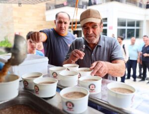 Denizli Büyükşehir’den 3 Noktada 10 Bin Kişilik Aşure Hayrı