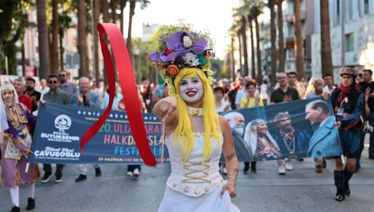 20. Uluslararası Halk Dansları Festivali Kortejle Başladı