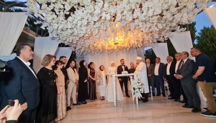 Fatma Uygun ve İsak Uyar çifti dualarla dünyaevine girdi