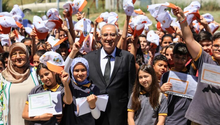 Arslan Öğrencilerin Karne Sevincine Ortak Oldu